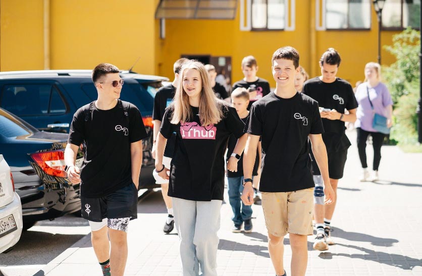 В колледже программирования IThub можно начинать обучение с 9 класса.